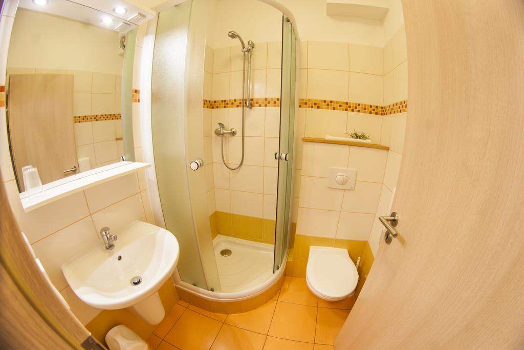 Penzion Cernej Ptak Hotel Jindřichŭv Hradec Ngoại thất bức ảnh