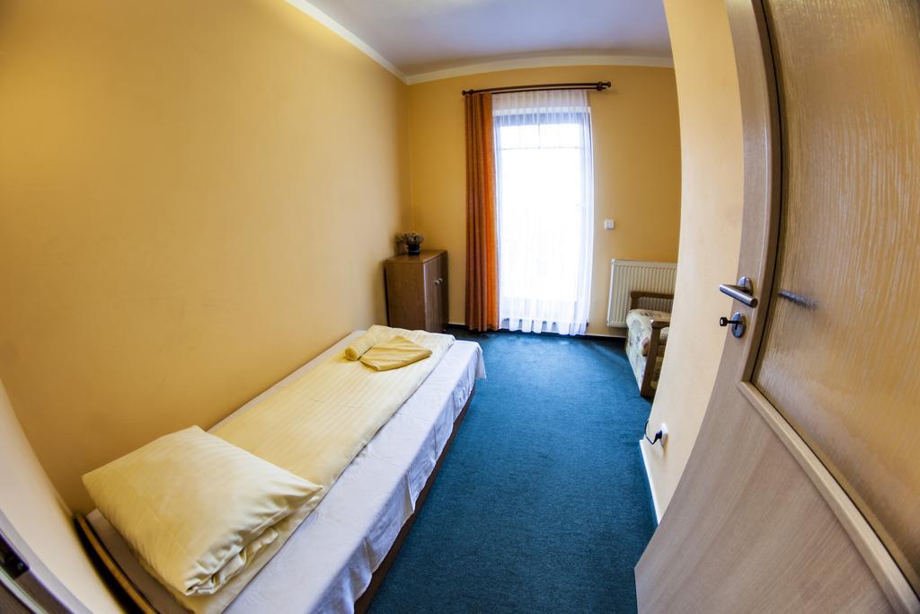 Penzion Cernej Ptak Hotel Jindřichŭv Hradec Ngoại thất bức ảnh